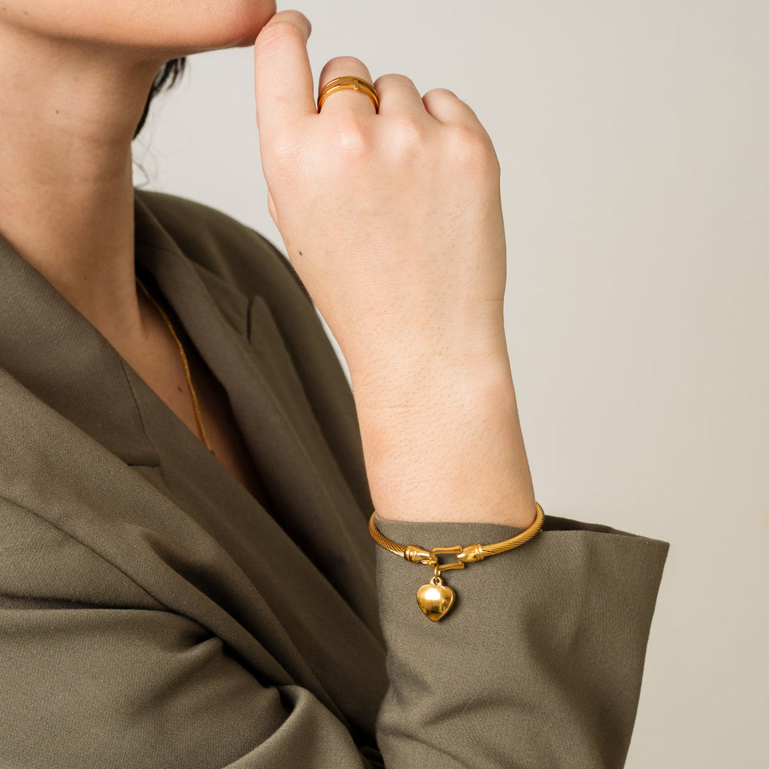 Heart-Shaped Gold Bracelet