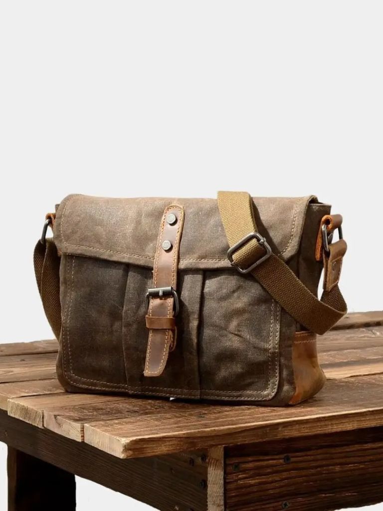Palm Beach Boutique Balmoral Crossbody Courier Bag